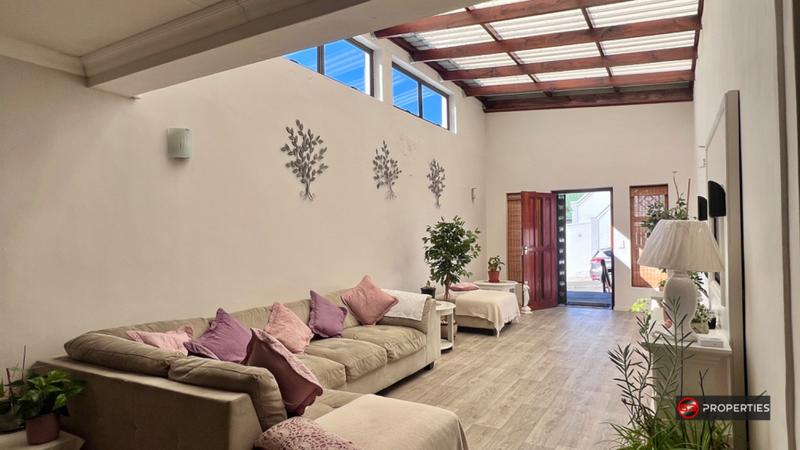 5 Bedroom Property for Sale in Bredasdorp Western Cape